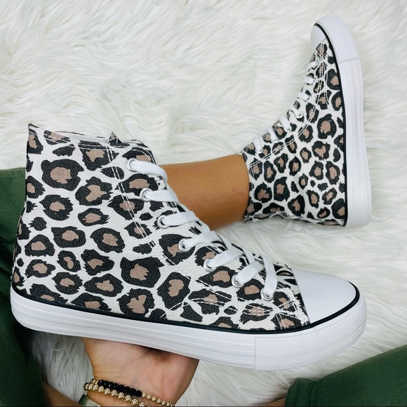 Leopard canvas high top sneaker - Picture 4 of 10
